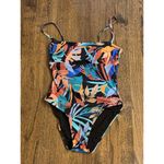 Vyb Party Palm One Photo 1