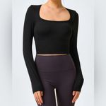 Berlook Black Cutout Ruched Long Sleeve Top Photo 6