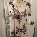 Daytrip  blouse Cream/ flowered print. Large Photo 0