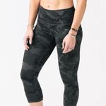 Zyia Forest Camo Luxe Hi-rise Capri 20" Size 4 Photo 8