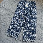 C&C California Wide Leg Blue and White Floral Pants Photo 4