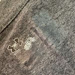 Under Armour  Gray silver Short Sleeve Tee shirt top Photo 2