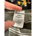 No Boundaries  crop top Photo 5