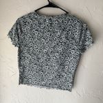 Forever 21  Shirt Womens Medium Black‎ White Floral Daisy Cutout Cropped Tee Top Photo 6