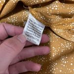 Mod Boutique Gold White Abstract Cinched Sleeve Blouse EUC Size M Size M Photo 3