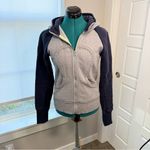 Lululemon Scuba Hoodie Stretch
With Lined Hood in Medium Grey Size 6 Photo 3