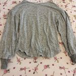 Eyeshadow Small striped earrings shadow crewneck sweater Photo 2