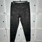 Kyodan  black camo ULTRA HIGH-WAIST INNER BRUSHED PRINTED LEGGINGS Size L Photo 2