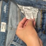 Kensie  jeans VINTAGE LUX Blue Cropped Jeans with Frayed Hem and Medium Wash Photo 5