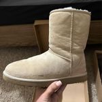 UGG  Classic Short Boots Photo 7