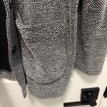 Cricket Lane Knit Button Photo 4