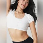 Alo Yoga Blissful Henley White Ribbed Scoop Neckline Short Sleeve Bra Crop Top S Photo 1