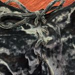 Me to We velvet top Photo 2