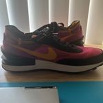 Nike  Waffle Women’s Shoes Photo 2