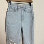 Madewell - The Momjean in Harman Wash: Raw-Hem Edition Light Wash Denim Photo 3