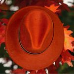 Pretty fall burnt orange felt fedora! Unisex Orange Photo 8