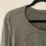 Lululemon  Gray Swiftly Tech Long Sleeve Tee Athleisure Athletic Women's size 10 Photo 2