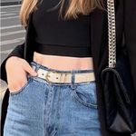 Elegant Cream Belt with Gold Accents Photo 1