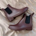 Burgundy Chelsea Rain Boots Size 7 Photo 0