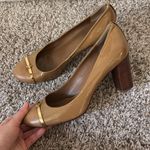 Tory Burch 9.5 Beige Patent Leather Block Heel Pumps Photo 3