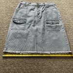 Gloria Vanderbilt  Woman's 8 Blue White Striped Skirt Frayed Hem Pockets Photo 4