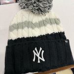 New York Yankees Pom Hat Black Photo 0