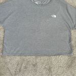 The North Face Wander Keyhole Crossback Crew Neck Shortsleeve Shirt in Gray L Photo 4