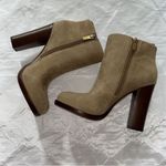 Vince Camuto  Tan Leather Ankle Boots
Boots(Size 6.5M) Photo 7