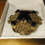 Brooch Black Edwardian Revival Mourning Czech Gilded Metalwork Gold Filigree Size 2 Photo 1