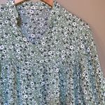 Green white black small daisy floral babydoll top Size M Photo 2