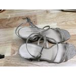 Pelle Moda Sandals Womens 7.5M Silver Glitter Open Toe Block Heel Buckle Closure Size 7.5 Photo 2