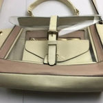 un brand ladies hand bag M Tan Size M Photo 9