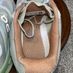 on cloud  women size 8 men’s 6.5 Photo 12