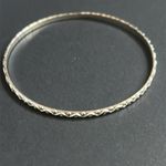 Women’s vintage silver tone patterned bangle bracelet one size measurement shown Photo 4