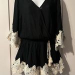 Umgee NWT  Black shorts romper with 3/4 sleeve sz Medium Photo 0