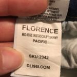 DL1961 Women’s Florence Mid Rise Instasculpt Skinny Pacific Denim Jeans Photo 11