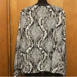 Women’s snake print shirt Black Size 2X Photo 3