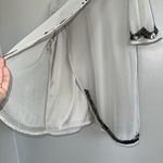 Buckle BKE Boutique Embellished Top Woman’s Size S Light Grey Style BTQW1510A Photo 8