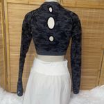 Gymshark Adapt Seamless Dry Long Sleeve Camo Crop Top shirt Small Black gray Photo 3