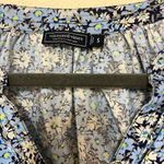 Vineyard Vines  Floral Puff sleeve top women’s small Photo 4