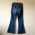 Veronica Beard  Sheridan Bell-Bottom Jeans lakeshore wash size 29 CL Photo 5