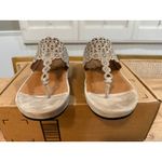 L'Amour Des Pieds Chuxley Women's Wedge Flip Flop Taupe Suede Size 9.5 NWOT Brown Photo 4