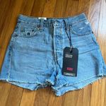 Levi’s Rib cage Shorts Photo 0