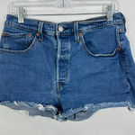 Levi Strauss & CO. Levi's 501 Denim Shorts Women's Size 30 Blue Frayed Hem Button Fly Classic Photo 0