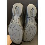 Clarks  In Motion Womens Size 9.5 Comfort Mary Janes Black Leather Comfort Preppy Photo 4