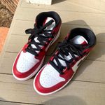 Nike Jordan 1 Mids Photo 1