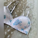 Montelle intimates BNWOT cream blue floral bra women’s size 40 D Photo 2