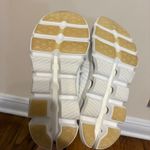 on cloud NWT on running  swift shoes  Photo 6