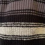 Cabin creek  slight vneck Sweater.  Size Large. Photo 6