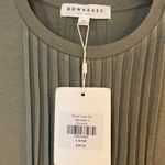 Downeast 🤍 Sage Green Top Photo 5